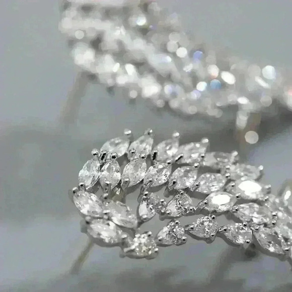 🔥 Angel Wing Feather CZ Engagement Ear Bone Clip Earrings, GPMB1562 - Picture 2 of 3